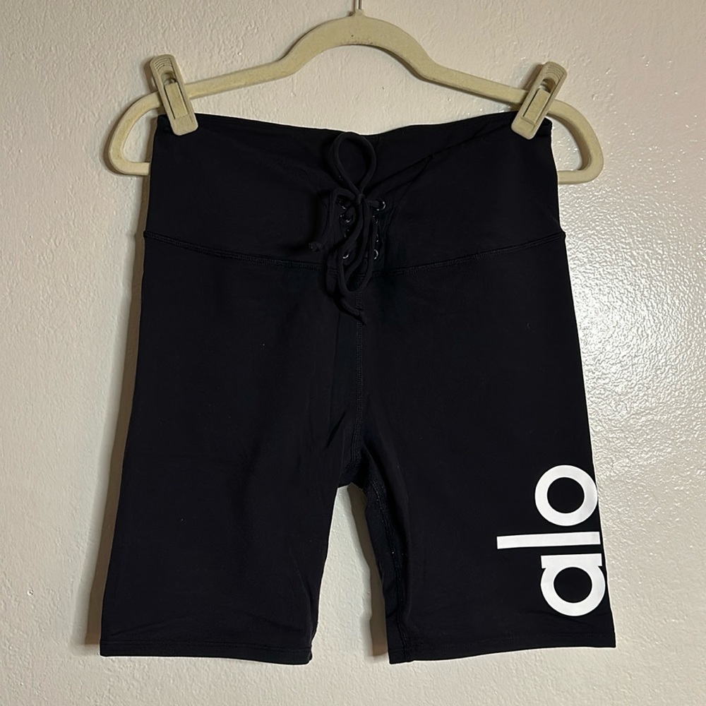 Alo Yoga Yogi Lace Up Short
